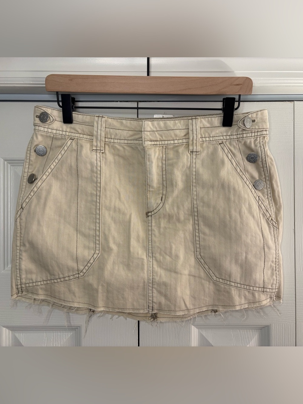 Women’s BDG Urban Outfitters cargo mini skirt khaki wash w/raw hem size L NWT